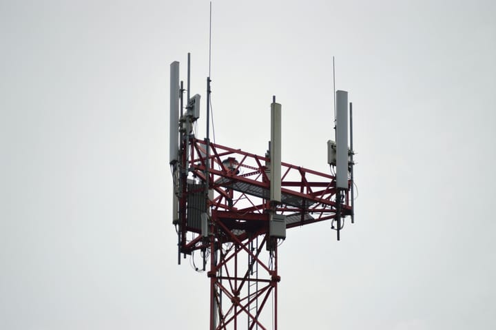 Monteu Da Po è il simbolo della resistenza contro i colossi delle telecomunicazioni