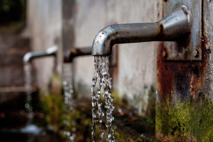 L’acqua, un business da un miliardo e mezzo di euro